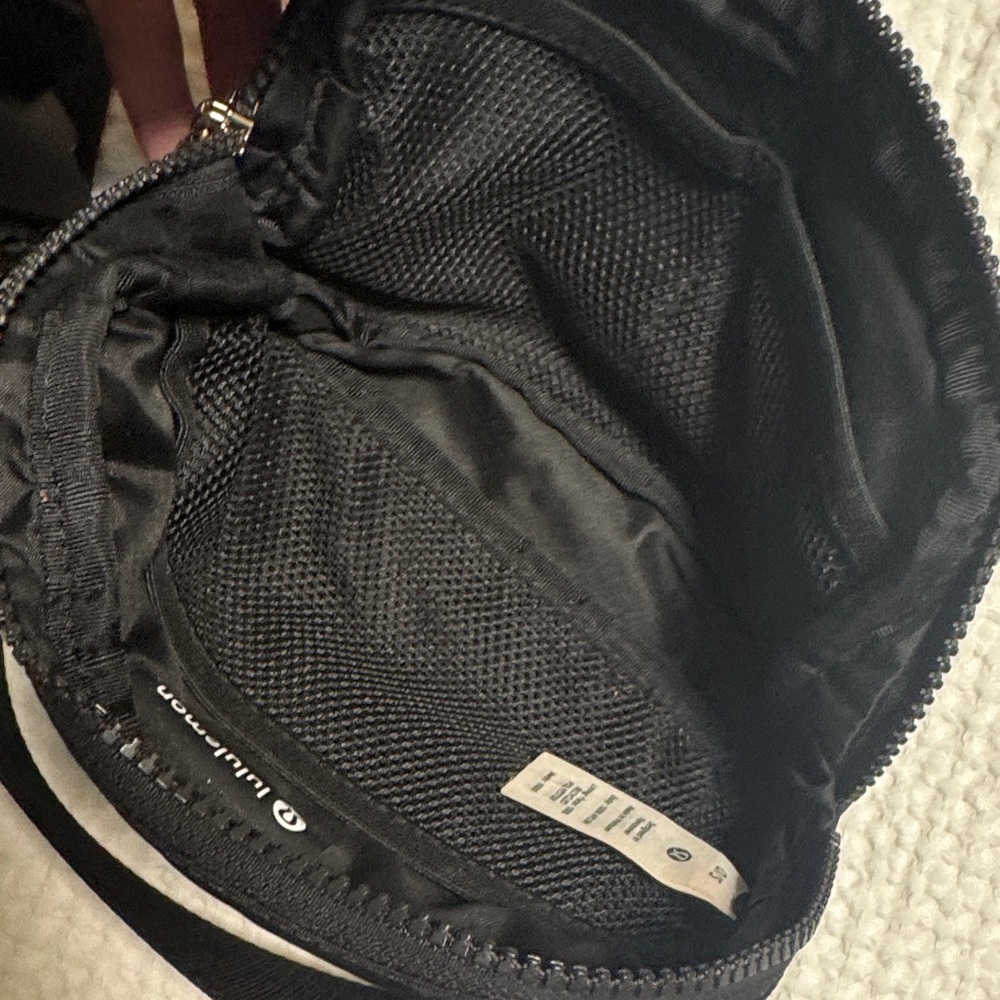 lululemon athletica Black Belt Bag - Picture 4 of 5